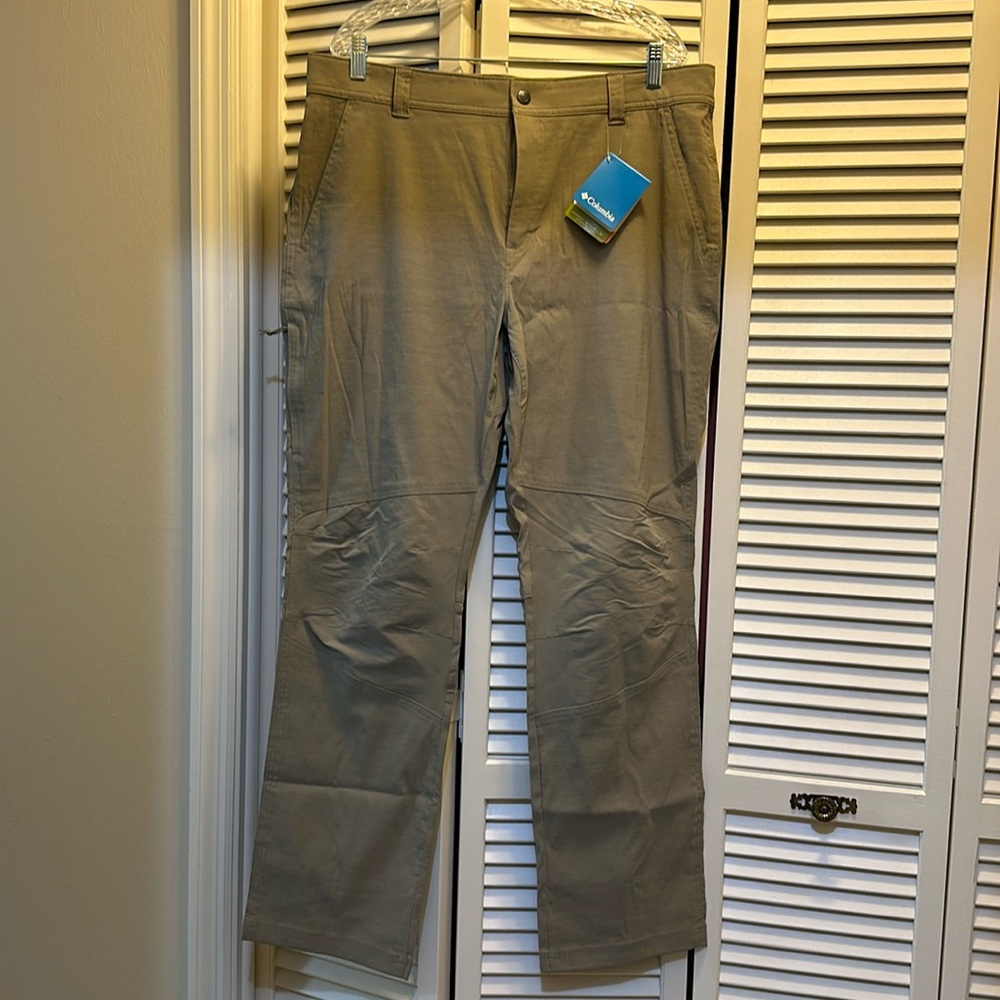 Mens Columbia Omni Shield 38x32 Royce Peak pants NWT Khaki